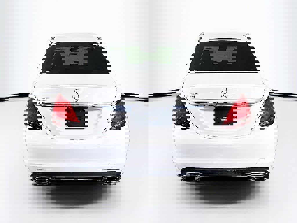 Used 2020 Mercedes-Benz C 300 Sedan image 4