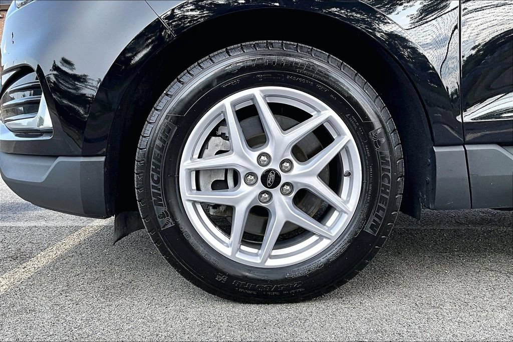 Certified 2023 Ford Edge SEL w/ Convenience Package AWD/4WD image 9