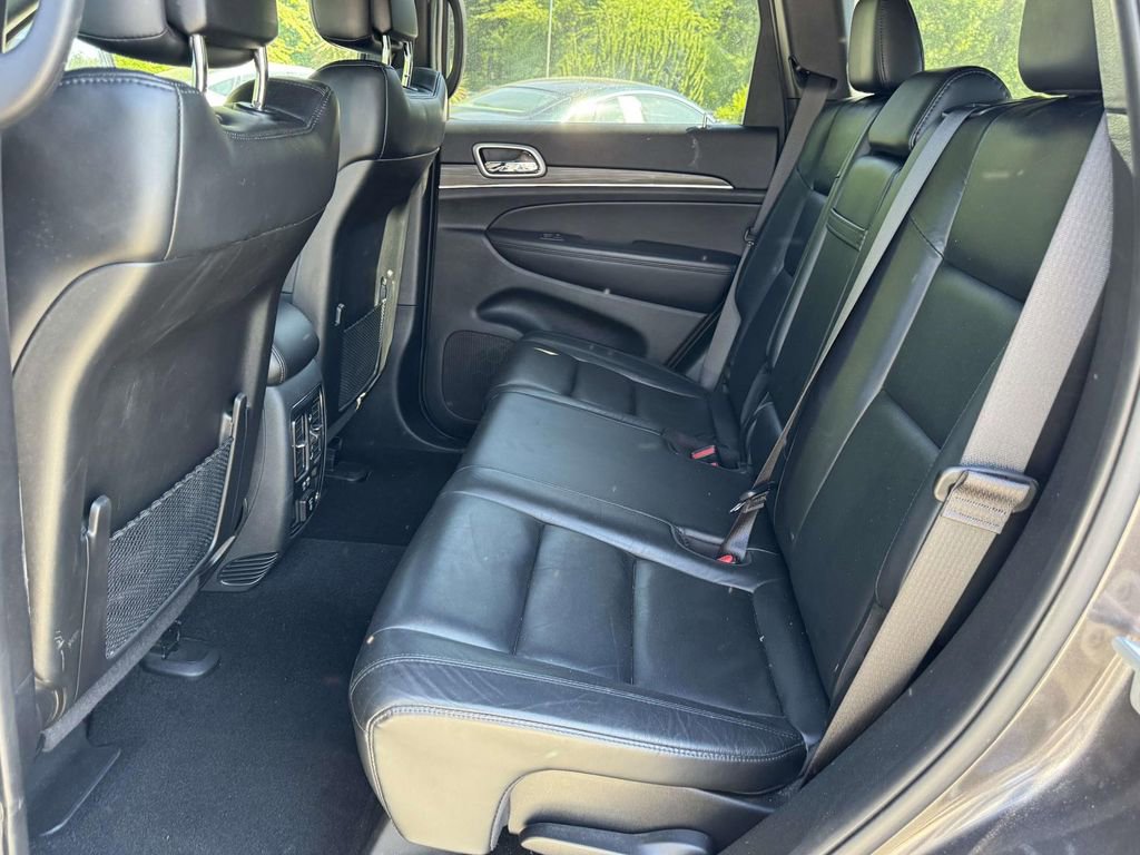Used 2020 Jeep Grand Cherokee Limited AWD/4WD image 17