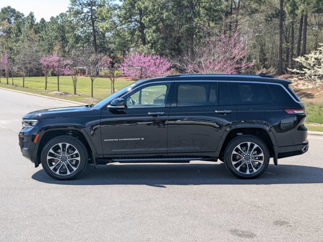 Used 2023 Jeep Grand Cherokee L Overland w/ Luxury Tech Group IV RWD image 7