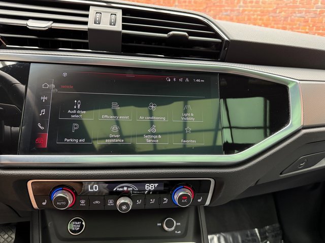 Used 2024 Audi Q3 2.0T Premium image 19