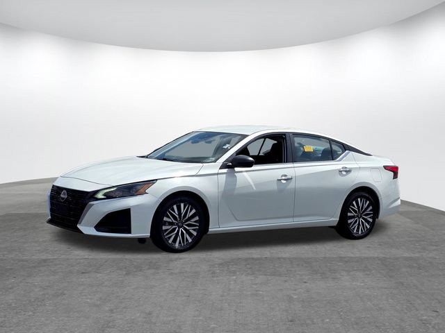 Used 2025 Nissan Altima 2.5 SV FWD image 7