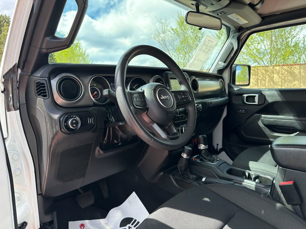 Used 2023 Jeep Gladiator Sport image 12