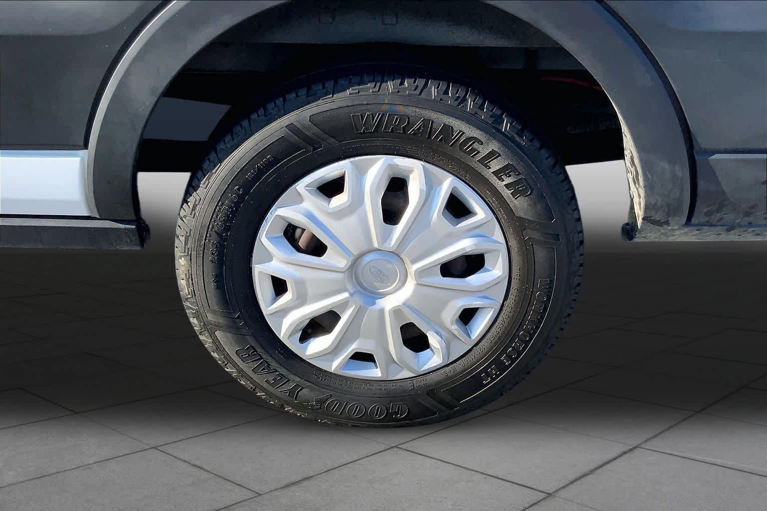 Certified 2019 Ford Transit 350 XLT RWD image 10