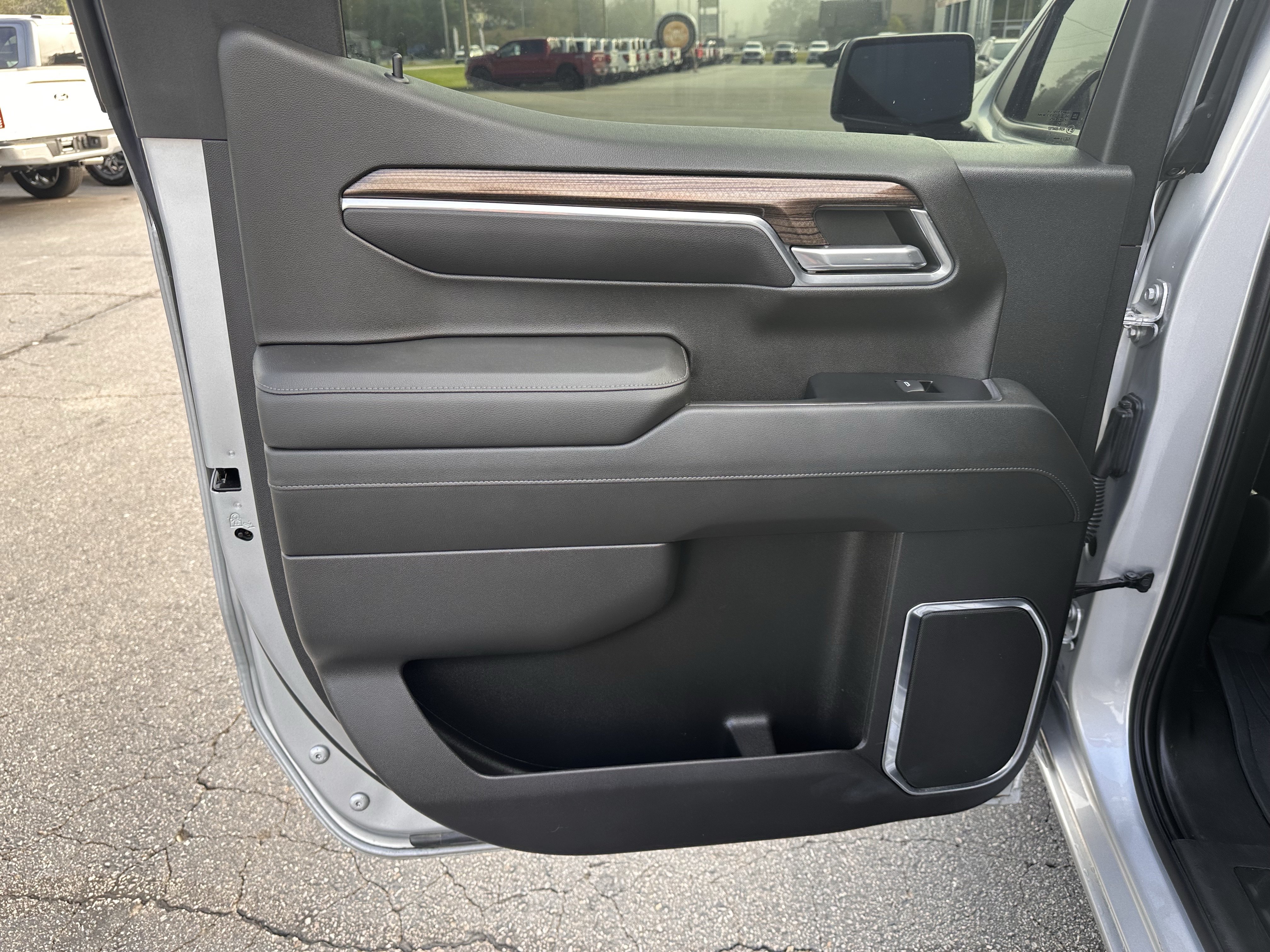 Used 2022 Chevrolet Silverado 1500 RST AWD/4WD image 13