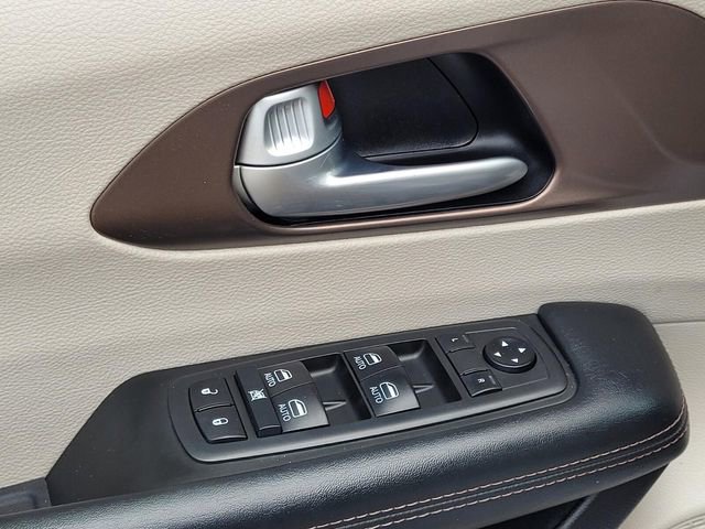 Used 2019 Chrysler Pacifica Touring-L Plus w/ Tire & Wheel Group image 21