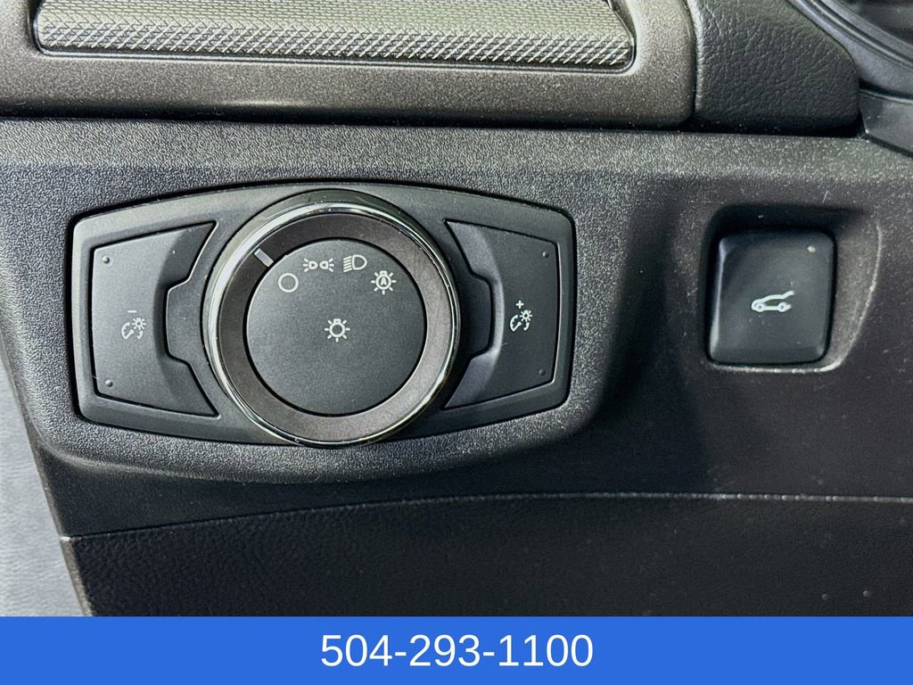 Certified 2018 Ford Fusion SE w/ Fusion SE Technology Package FWD image 12
