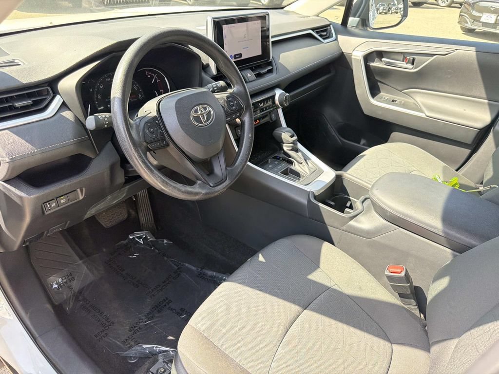 Used 2023 Toyota RAV4 XLE FWD image 16