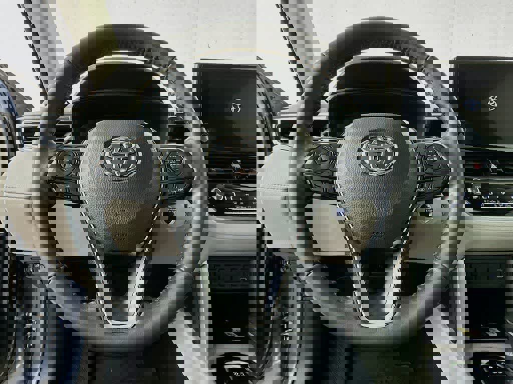 Used 2023 Toyota Corolla Cross LE image 19