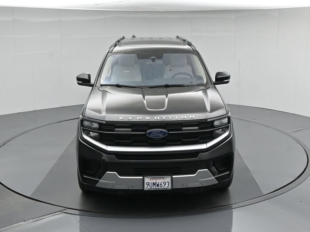 Certified 2025 Ford Expedition Max Platinum w/ Driver's Package AWD/4WD image 44