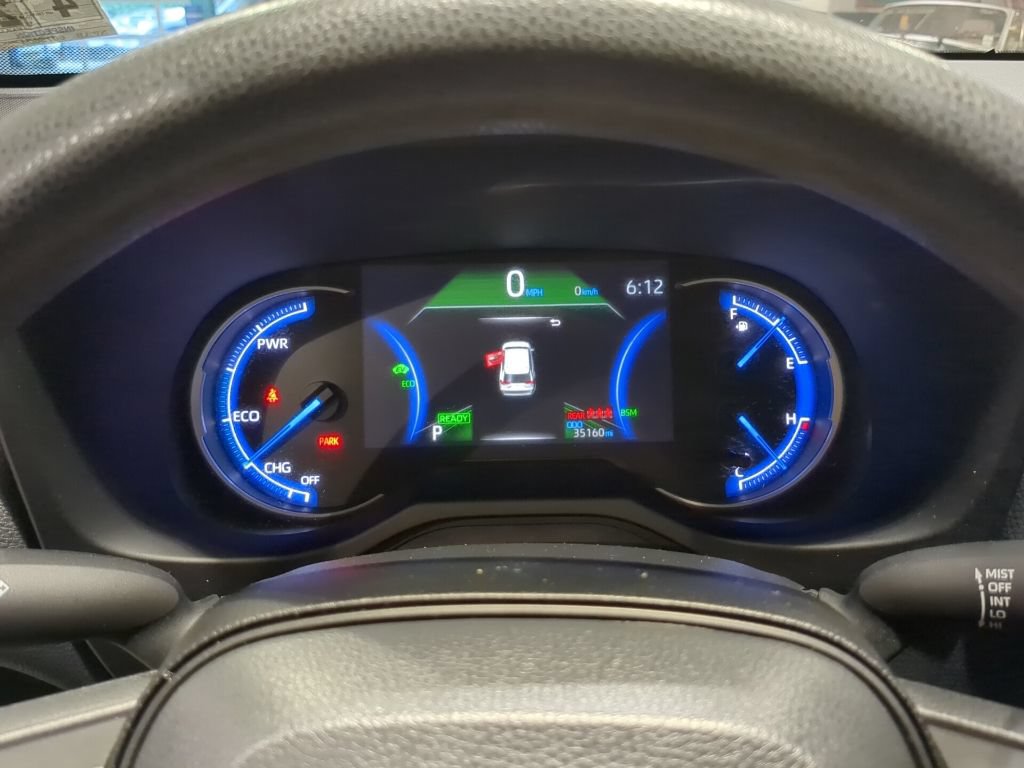 Used 2024 Toyota RAV4 LE AWD/4WD image 17