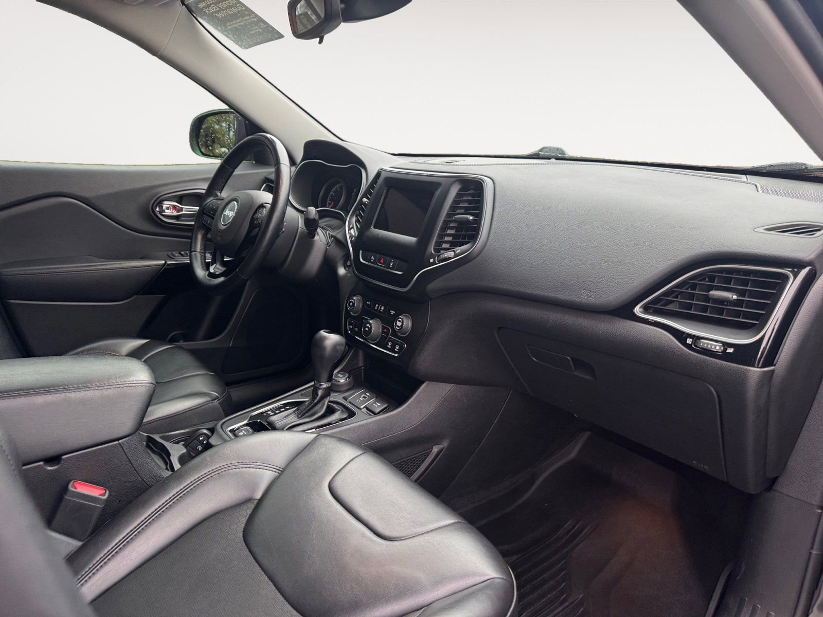 Used 2021 Jeep Cherokee Latitude Plus image 15