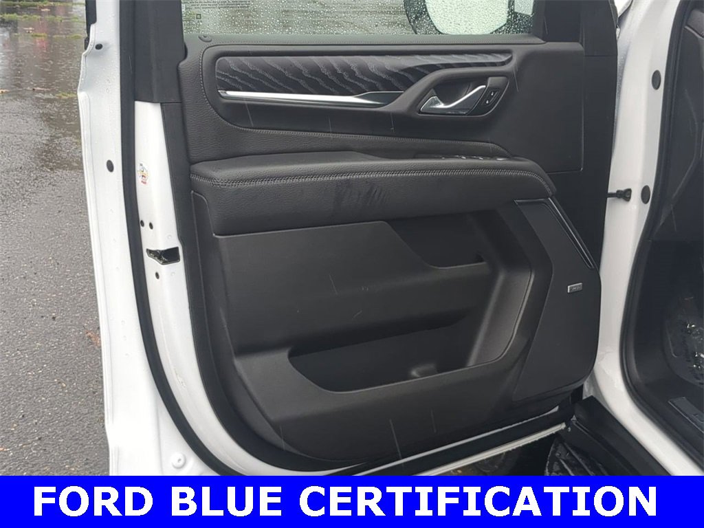 Used 2024 GMC Yukon Denali image 9