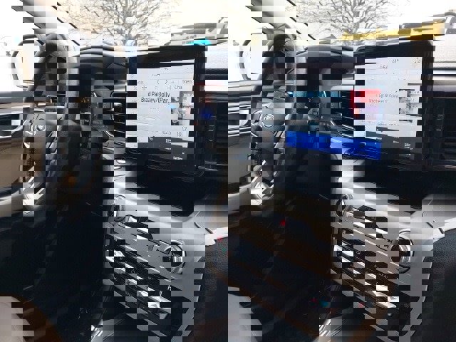 Certified 2021 Ford Explorer XLT w/ Equipment Group 202A image 26