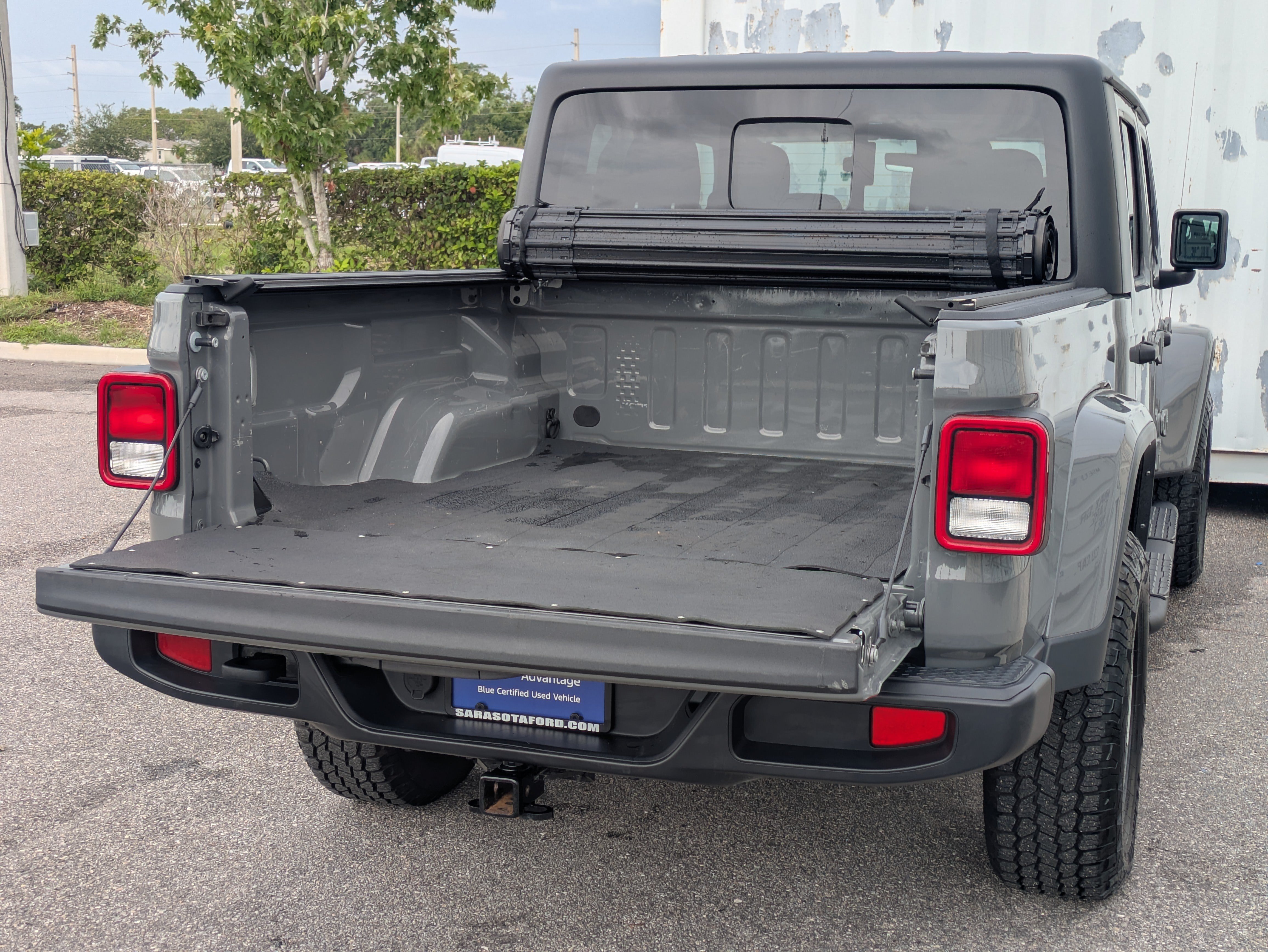 Used 2023 Jeep Gladiator Overland AWD/4WD image 16