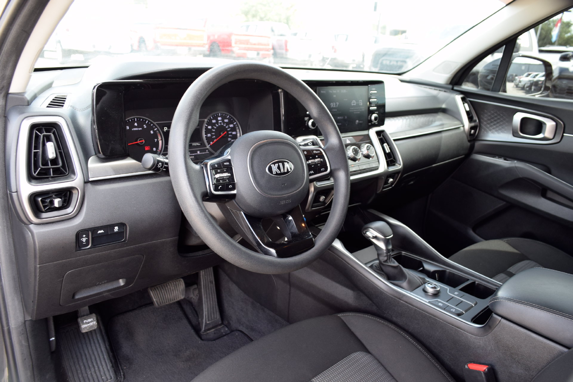 Used 2021 Kia Sorento LX FWD image 14