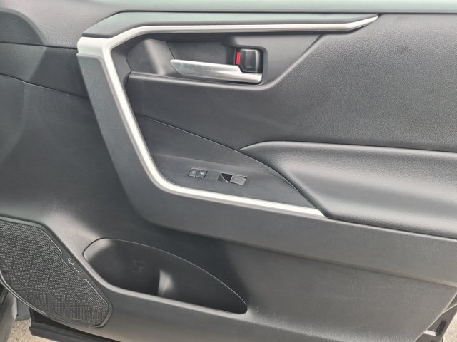 Used 2023 Toyota RAV4 XLE FWD image 34