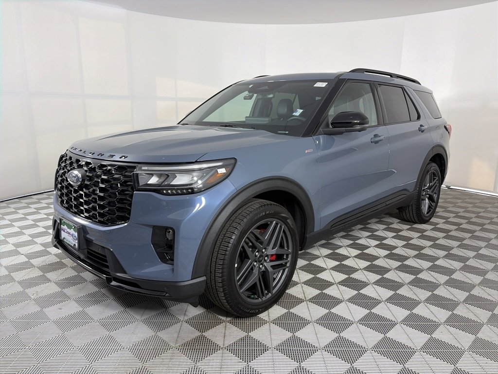 Certified 2025 Ford Explorer ST-Line w/ Premium Package image 3