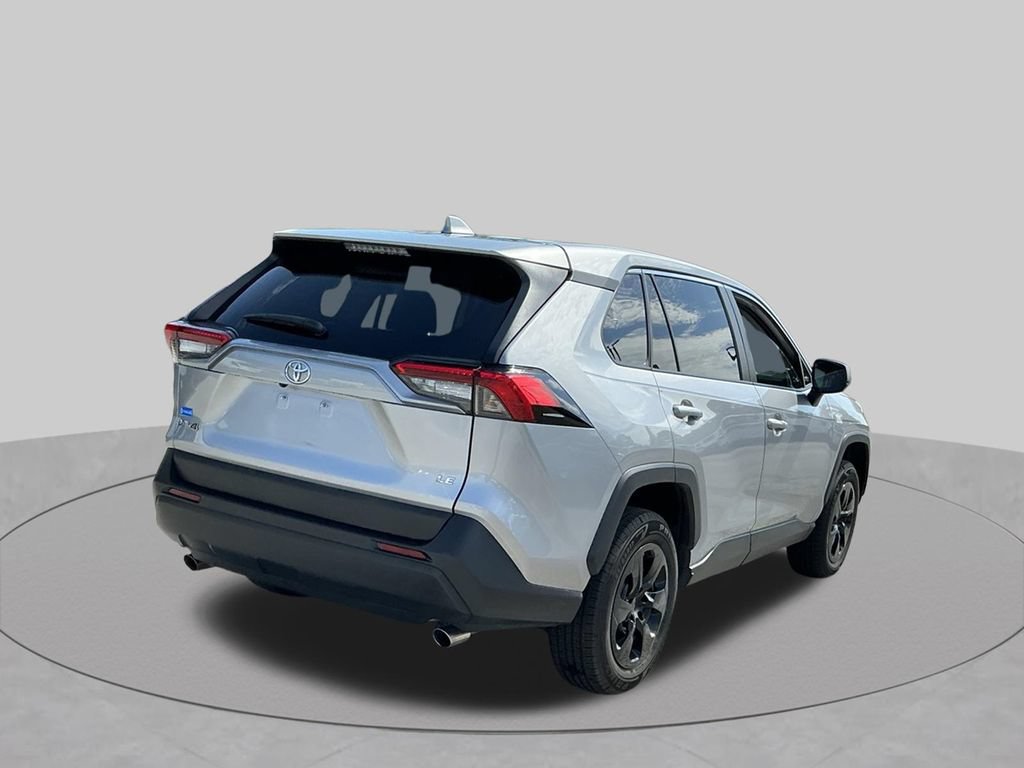 Used 2022 Toyota RAV4 LE FWD image 10