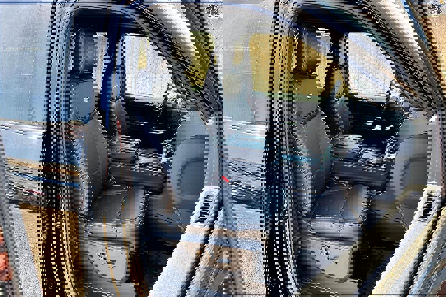 Certified 2025 Ford Expedition Platinum w/ Stealth Appearance Package image 13