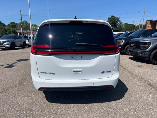 Used 2024 Chrysler Pacifica Limited FWD image 5
