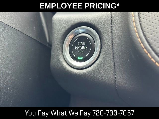 Used 2024 GMC Yukon AT4 w/ Technology Package AWD/4WD image 34