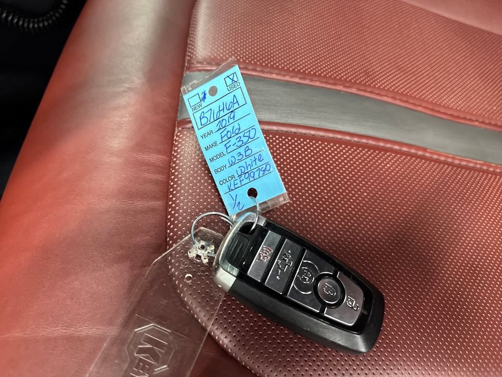 Certified 2019 Ford F350 Platinum w/ FX4 Off-Road Package AWD/4WD image 29