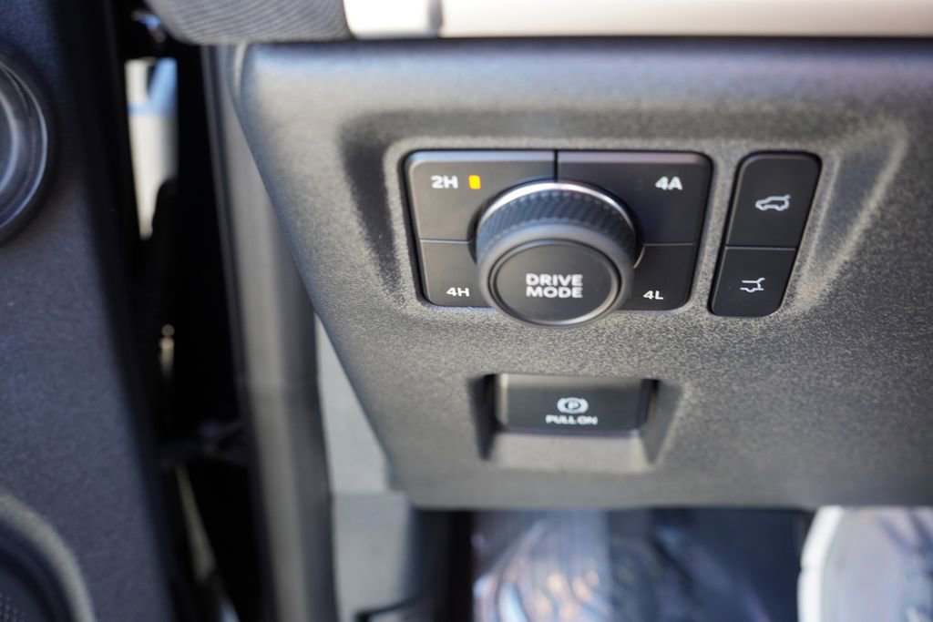 Certified 2025 Ford Expedition Active AWD/4WD image 29