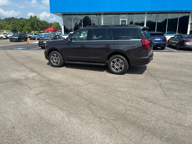 Certified 2025 Ford Expedition Active AWD/4WD image 28