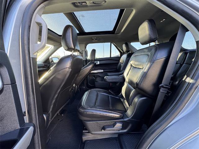 Certified 2022 Ford Explorer XLT w/ Equipment Group 202A image 15