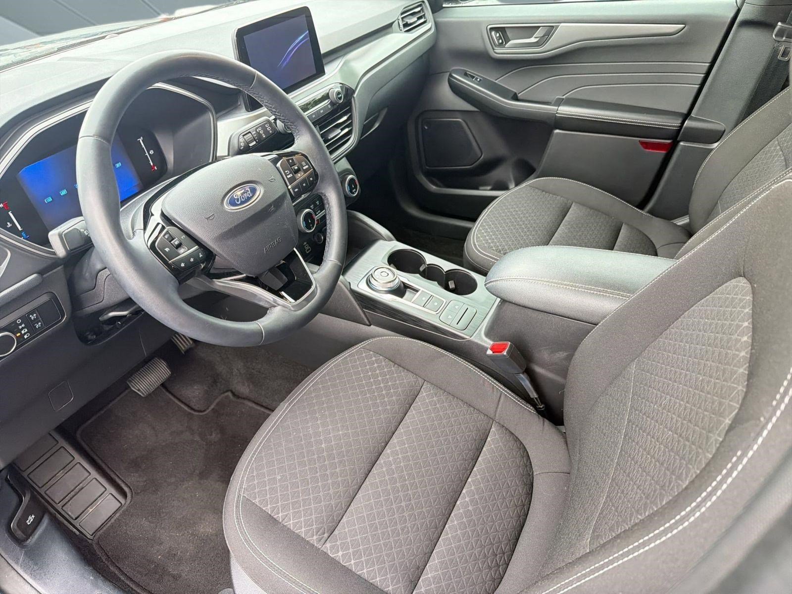 Certified 2024 Ford Escape Active w/ Cold Weather Package FWD image 22