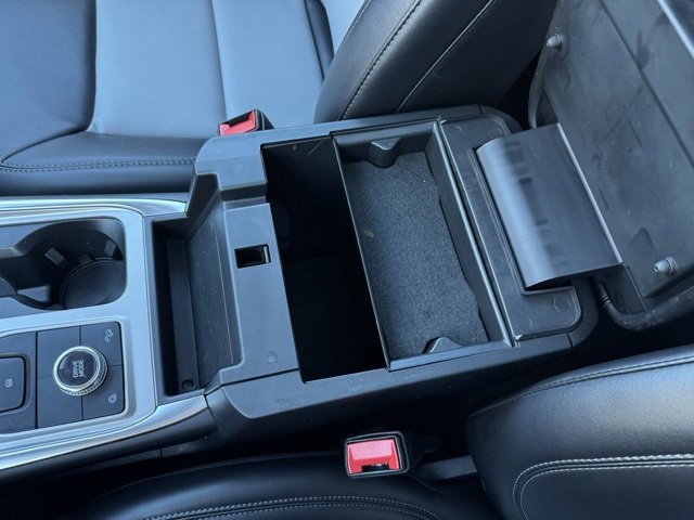 Certified 2022 Ford Explorer XLT w/ Equipment Group 202A image 26