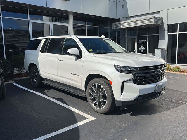 Used 2022 Chevrolet Suburban RST w/ Sport Performance Package AWD/4WD image 2