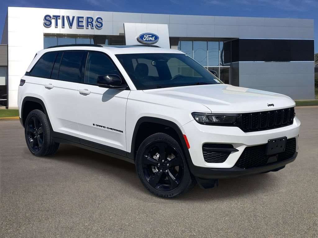 Used 2023 Jeep Grand Cherokee Altitude AWD/4WD image 1