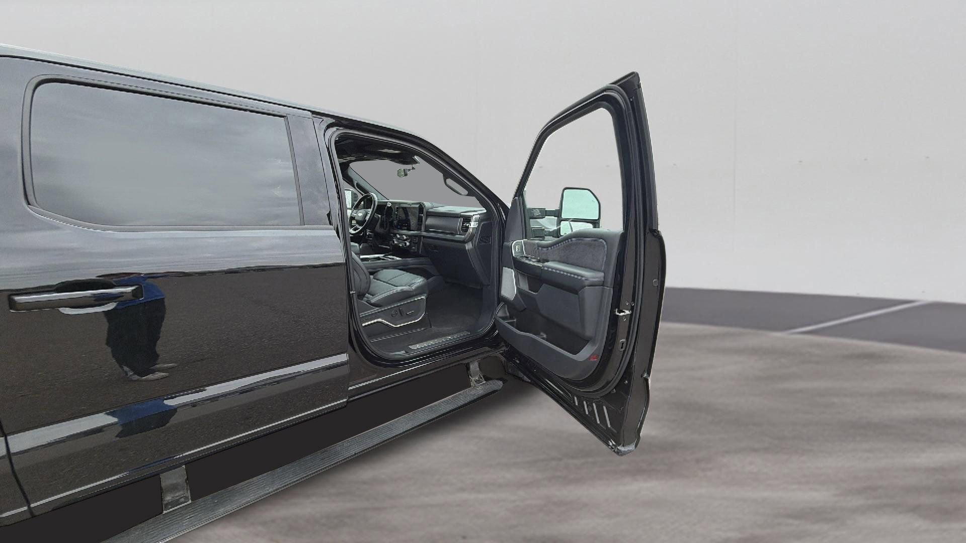 Certified 2025 Ford F250 Platinum image 17