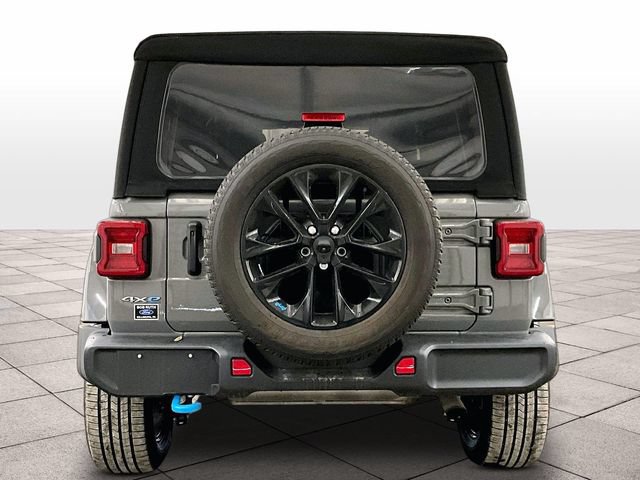 Used 2022 Jeep Wrangler Unlimited Sahara w/ Cold Weather Group AWD/4WD image 4