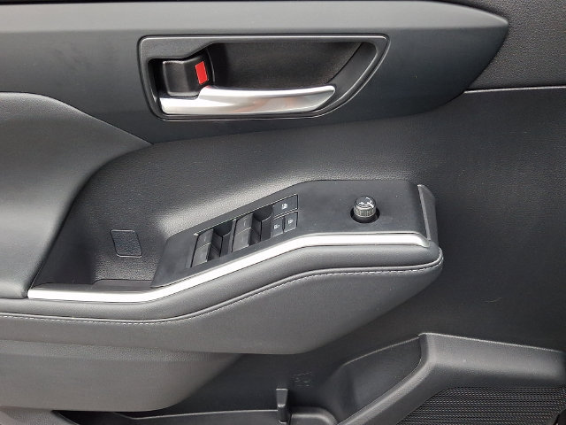 Used 2022 Toyota Highlander XSE AWD/4WD image 15