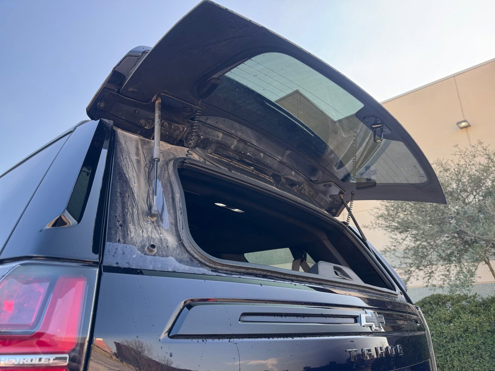 Used 2024 Chevrolet Tahoe Z71 w/ Luxury Package image 16