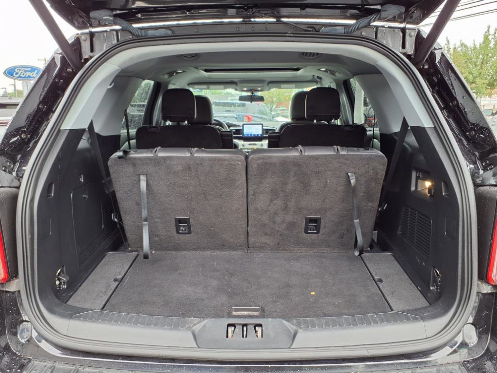 Certified 2022 Ford Explorer XLT w/ Equipment Group 202A image 18