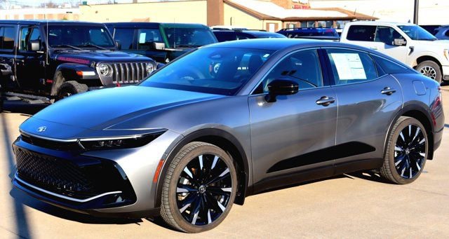 Used 2026 Toyota Crown Platinum image 1