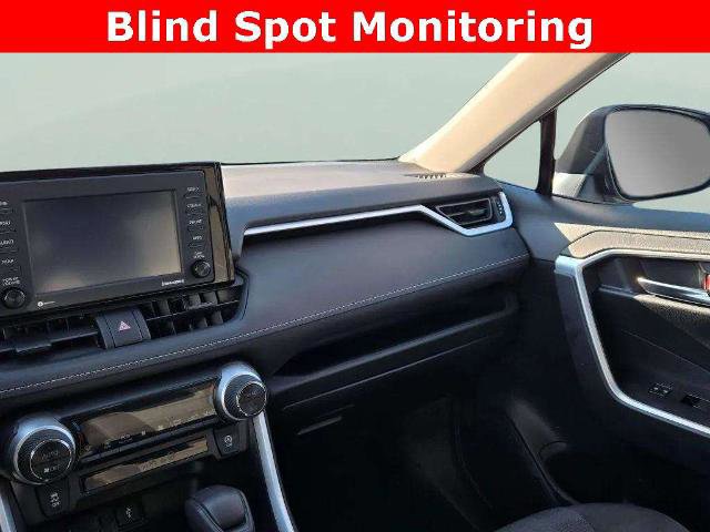 Used 2021 Toyota RAV4 XLE image 17