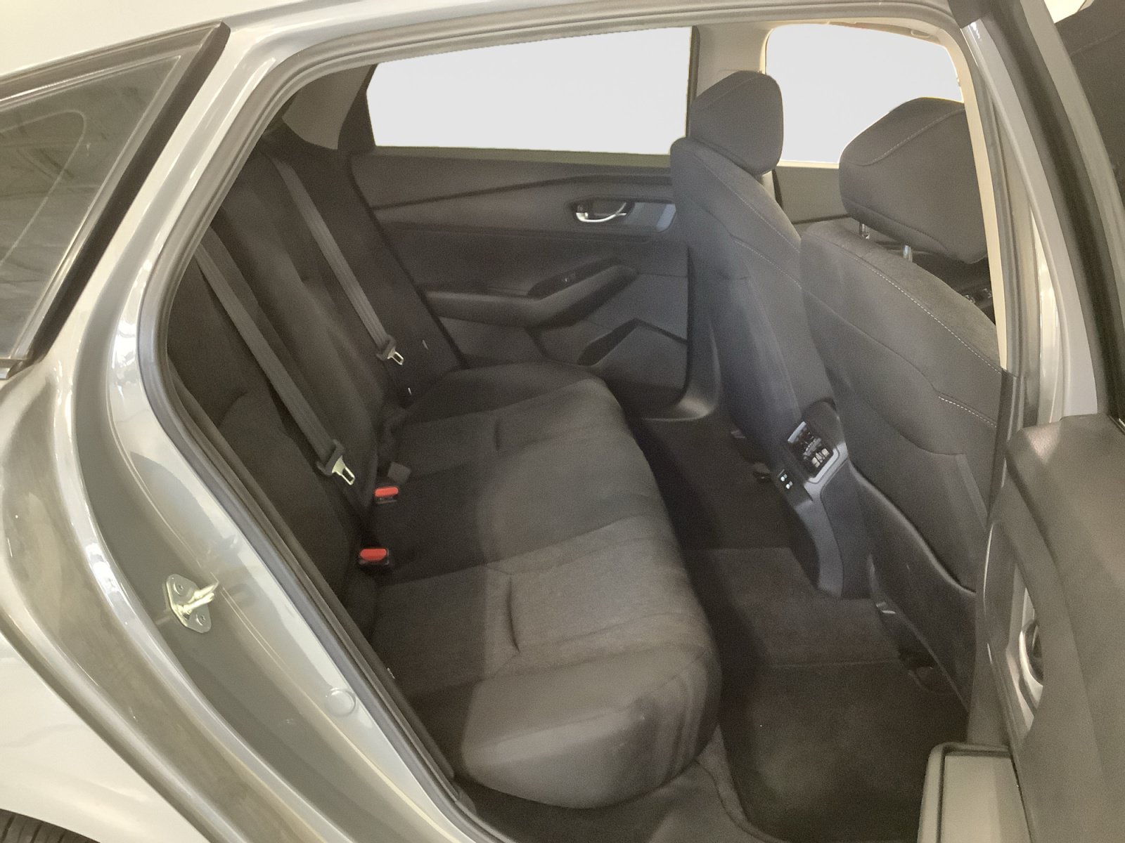 Used 2025 Honda Accord SE image 19