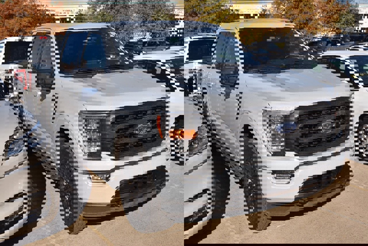 Certified 2022 Ford F150 XLT w/ Equipment Group 302A High image 4