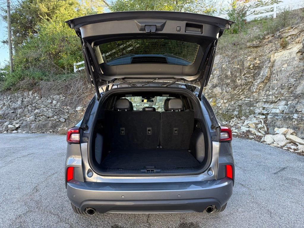 Certified 2023 Ford Escape ST-Line w/ Tech Pack #1 image 9