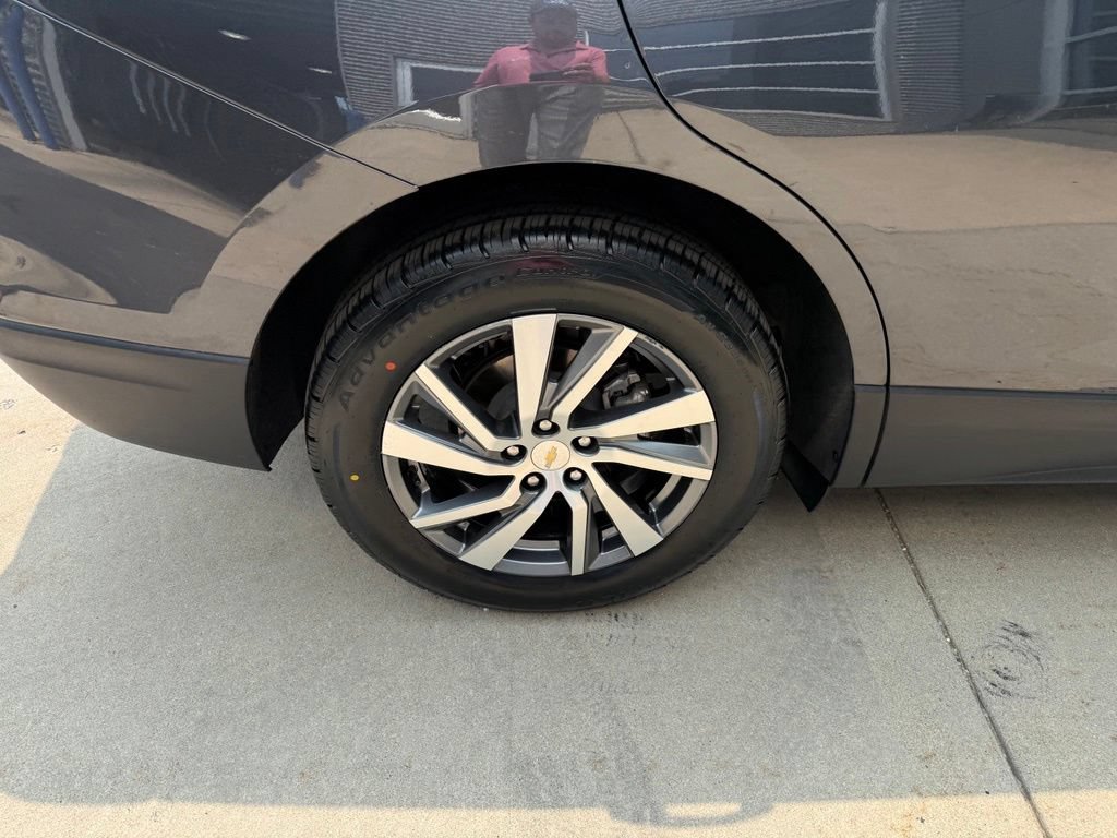 Used 2022 Chevrolet Equinox Premier w/ LPO, Floor Liner Package FWD image 11