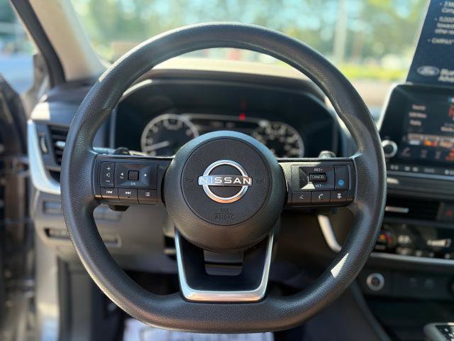 Used 2023 Nissan Rogue SV AWD/4WD image 16