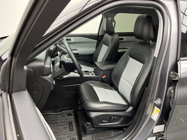 Certified 2023 Ford Explorer XLT w/ XLT Sport Appearance Package AWD/4WD image 12