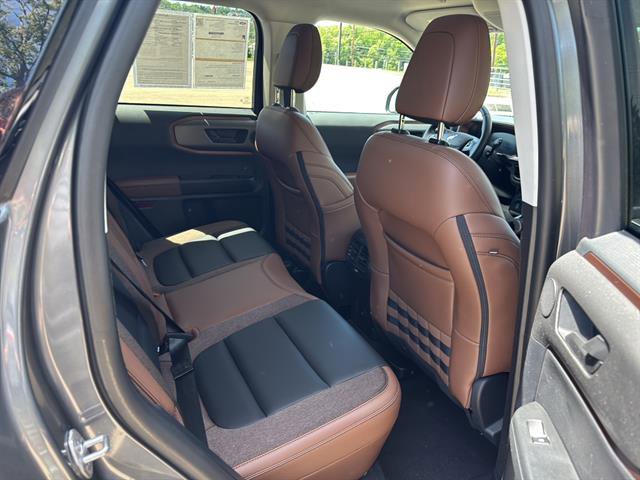 Certified 2025 Ford Bronco Sport Outer Banks w/ Outer Banks Tech Package+ AWD/4WD image 19