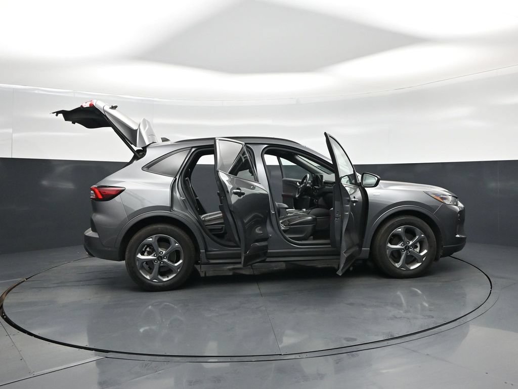 Certified 2023 Ford Escape ST-Line w/ Tech Pack #1 FWD image 4