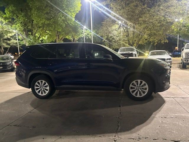 Used 2024 Toyota Grand Highlander AWD image 8